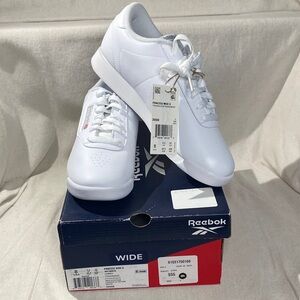 R1- Reebok Princess Womens Walking Shoes, Size 8 Wide